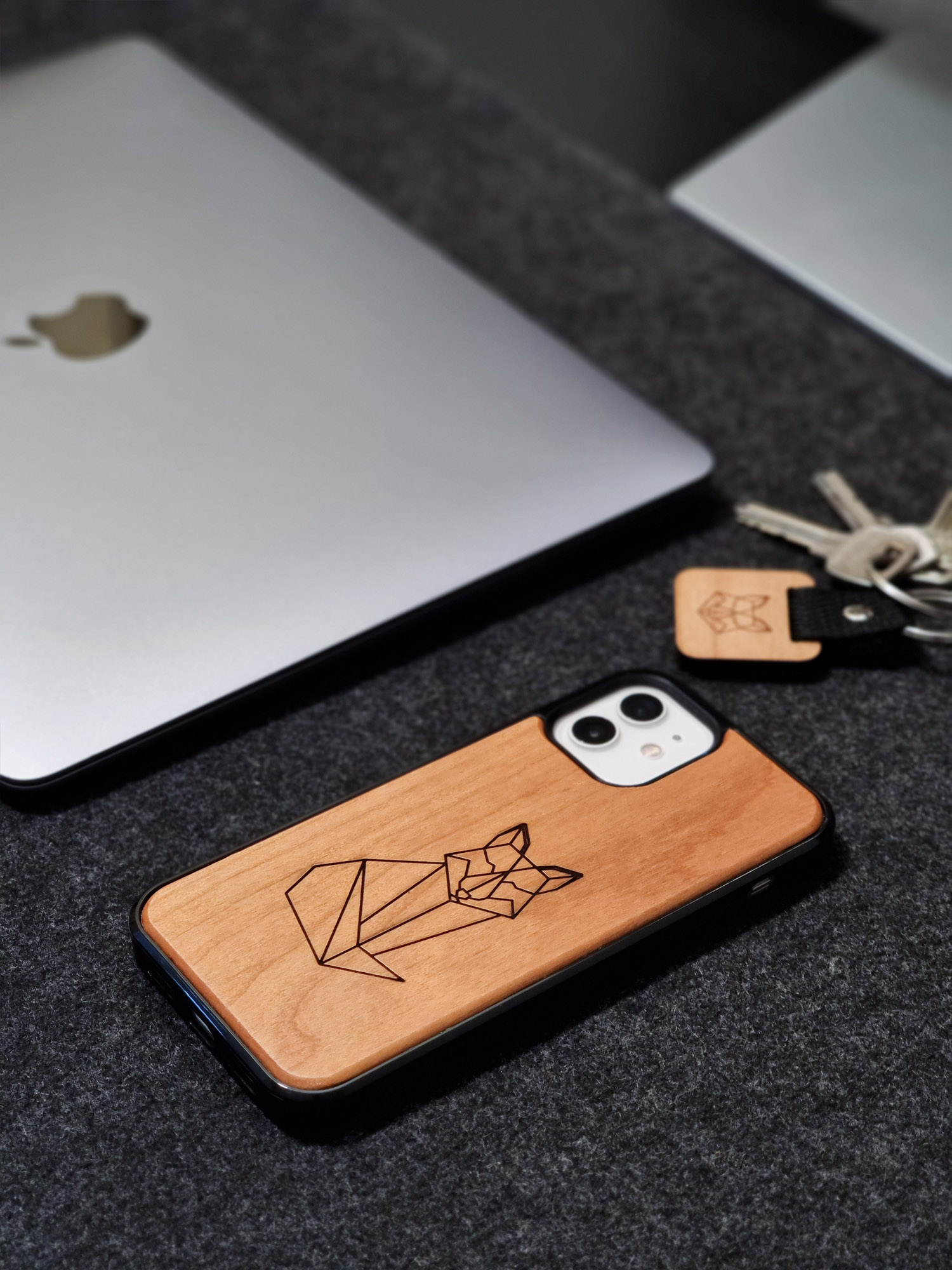 Vízöntő - iPhone fa telefontok Vízöntő - iPhone fa telefontok