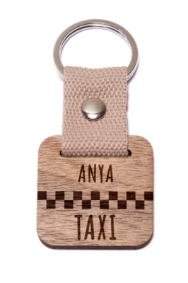 Anya taxi fa kulcstartó